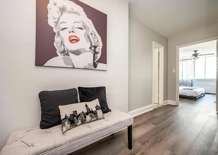 Heart Downtown 2Bd Onsite Parking Condo City View! Lm401